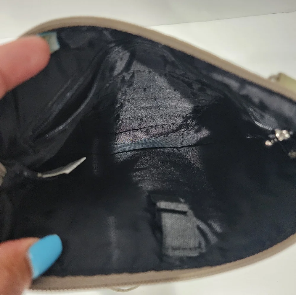 Baggallini Crossbody 3 Zip Top Closure Adjustable Beige Bag - Picture 6 of 7